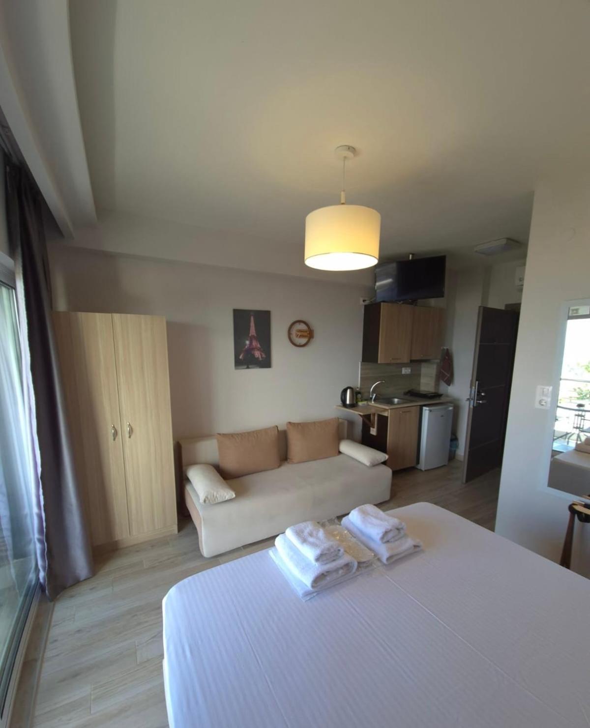 Nikolaidis Apartments Nea Plagia Room photo